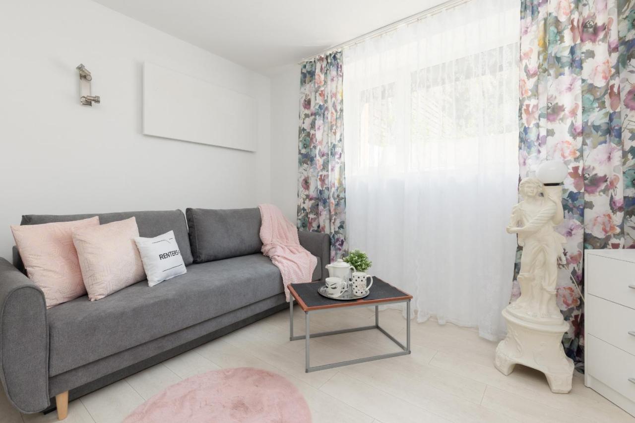 Affordable Underground Studio Near Pge Narodowy By Noclegi Renters Warsaw Exterior photo